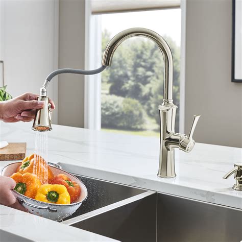 American Standard Vanek Pull-Down Kitchen Faucet with Soap Dispenser