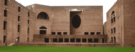 Eminence Emerged: Distinguished Alumni of IIM Ahmedabad – Vaave Blog