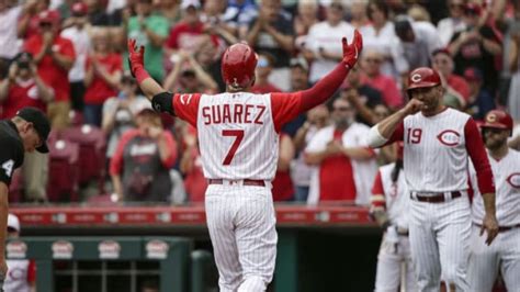 Cincinnati Reds: Eugenio Suárez slugs his way to Player of the Month