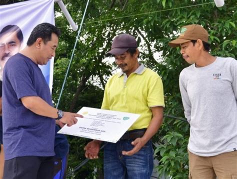 Jalan Sehat Bersama Warga Maros Pj Gubernur Bahtiar Serahkan Bantuan