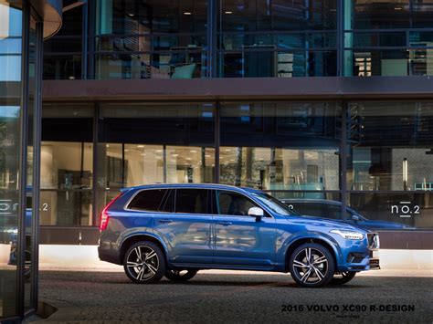 Volvo Image Gallery: 2016 Volvo XC90 R-Design Bursting Blue