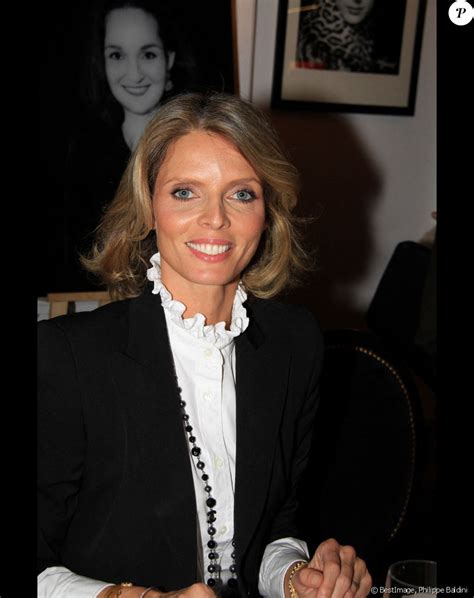 Sylvie Tellier Canon La Plage Elle D Voile Son Corps De R Ve En