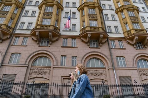 The Moscow Times Us Embassy To Cut Staff Most Visas For Russians