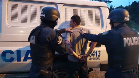 Video ¡de Película Policías Enfrentaron A Balazos A Hombres Que No Quisieron Parar En Control