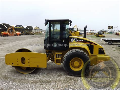 Vibrocompactador Caterpillar Cs E