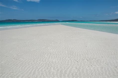 Premium Photo | Whitehaven beach at whitsunday island