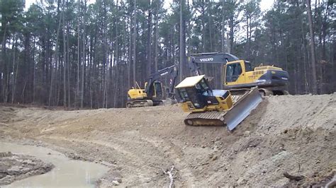 Dozer Grading A 21 Slope Youtube