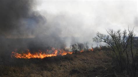 Siete Provincias Presentan Incendios Forestales Y Siguen El Fuego En El