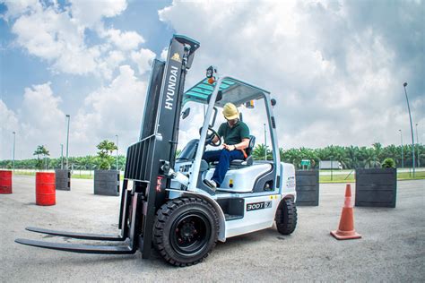 Pelatihan Dan Sertifikasi Operator Forklift Intan Cahaya Mandiri