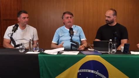 Bolsonaro Ironiza Lives De Lula Ap S Petista Abandonar Transmiss Es Por