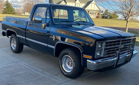 3,982 Original Miles! 1986 Chevy Silverado | Barn Finds