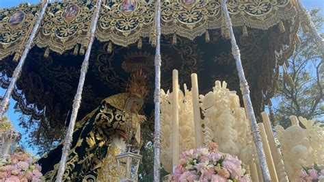 Capirotazos La Virgen salvó el móvil