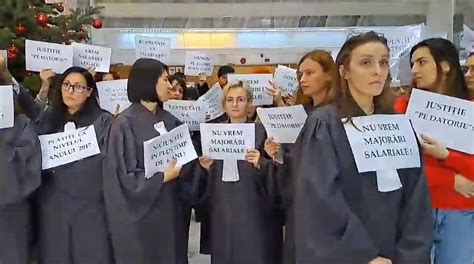 Video Protest Spontan Al Grefierilor La Gala I