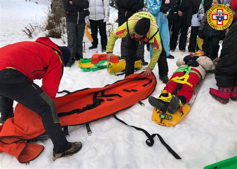 Incidenti In Montagna A Piano Battaglia Due Uomini Travolti Da