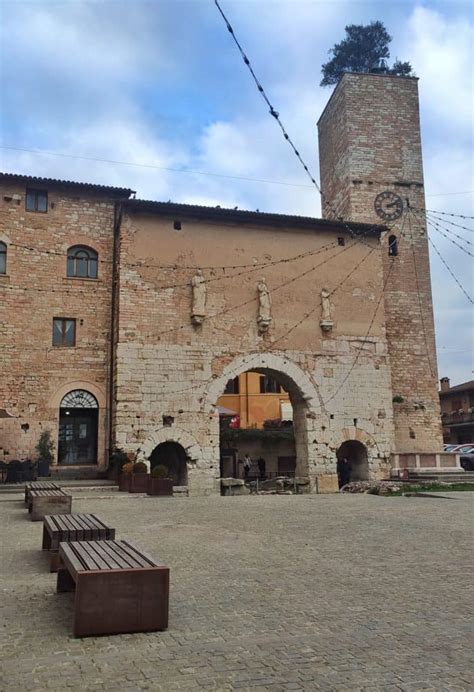 Spello Cosa Vedere In Un Giorno Nel Borgo Dei Fiori Ti Racconto Un