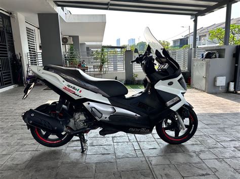 Aprilia Sr Max Motorbikes On Carousell