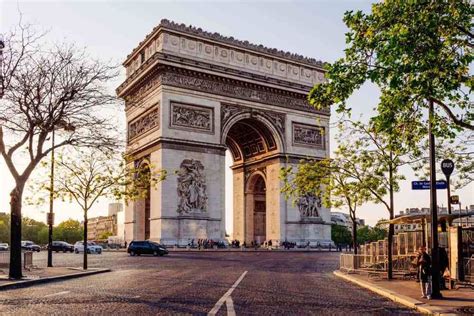 10 Stunningly Beautiful Places In Paris You Must Visit Paris Landmarks Beautiful Places Cool