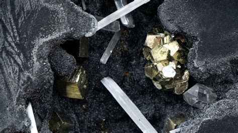 «crystals» HD Wallpapers