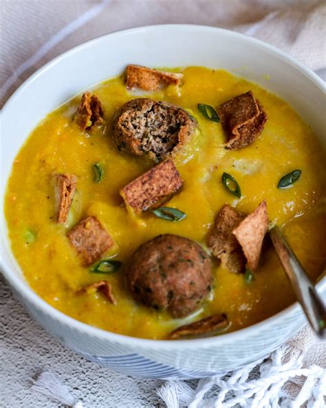 Shorbet Adas Lentil Soup With Meatless Tofu Meatballs With Spoon