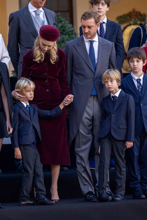 Photo Complice avec son époux Pierre elle a échangé des regards