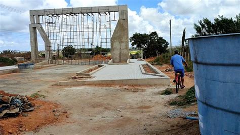 QUASE FINALIZADA A CONSTRUÇÃO DO PORTAL EM CACIMBA DE DENTRO PB SAÍDA