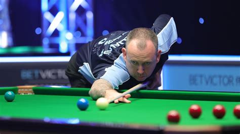 Snooker Shoot Out 2021 - Mark Williams takes on the role of referee in ...