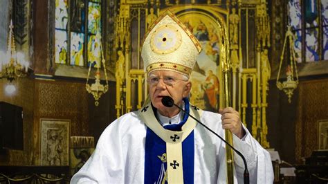 Abp Marek J Draszewski Podczas Pasterki Noworocznej Razem Z Maryj