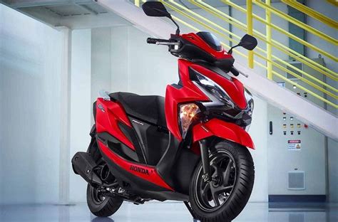 Motor Matic Saudara Honda Vario 125 Laku Keras Nih Spesifikasinya