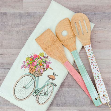 How To Decoupage Wooden Spoons In A Jiffy Easy Tutorial