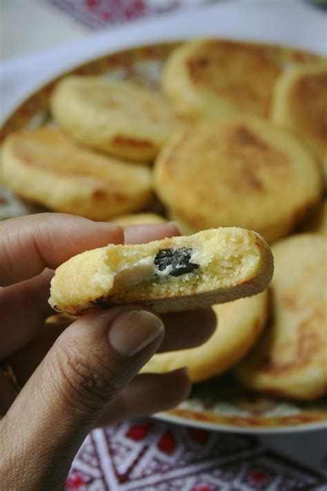 Mini Harcha Au Fromage Et Olives Noires Galette De Semoule Avec