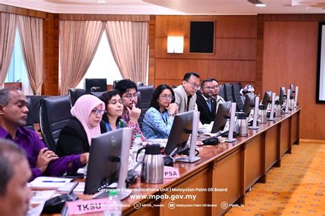 Sesi Taklimat Peranan MPOB Kepada YB Menteri KPK Malaysian Palm Oil