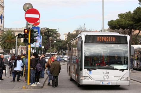 Sciopero Dei Trasporti A Roma Metro Chiuse E Bus A Rischio Foto