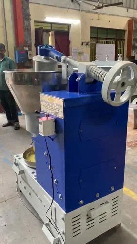 Cold Press Wooden Rotary Oil Machine Capacity Kg At Rs In