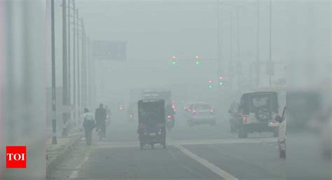 Fog In Delhi Dense Fog Disrupts Air Road Traffic In Delhi Delhi