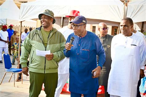 Sen Ifeanyi Ubah Hosts Anambra State Former Political Appointees At