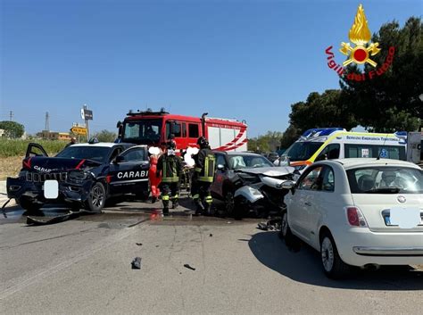 Brindisi Incidente Stradale Nei Pressi Del Perrino Coinvolto Un