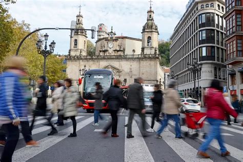 Bruselas mejora la previsión de crecimiento de España al 1 4 en 2023