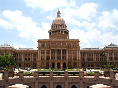 Texas Capitol (History + Fascinating Facts)