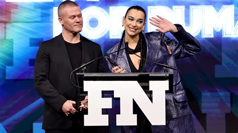 Dua Lipa Honored at Footwear News Achievement Awards – Fashion Retro Jordan