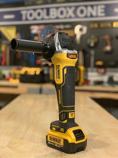 DeWalt 4 5 20V Max XR Brushless Angle Grinder LaptrinhX News