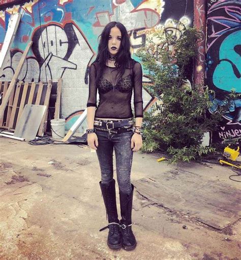 Hot Sexy Lorelei Linklater Bikini Pics