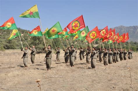 La Rivoluzione viene dalle montagne Öcalan il PKK e il Rojava prima