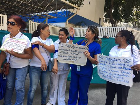 Enfermeras Trabajadores Y Pacientes Del Jm De Los R Os Protestan Por