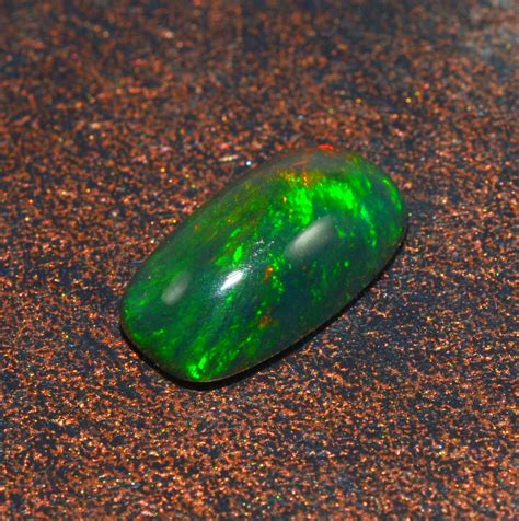 Natürlicher Schwarzopal Edelstein AAA Feuer Äthiopischer Schwarzer Opal