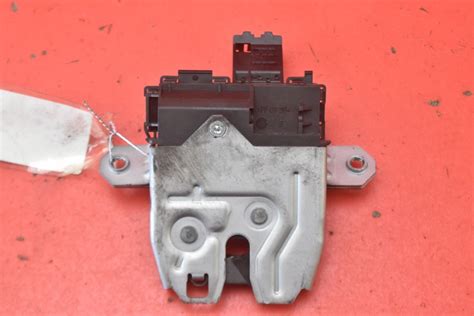 ZAMEK KLAPY TYŁ TYLNEJ FORD MONDEO MK4 5D HB 07R 13815719079