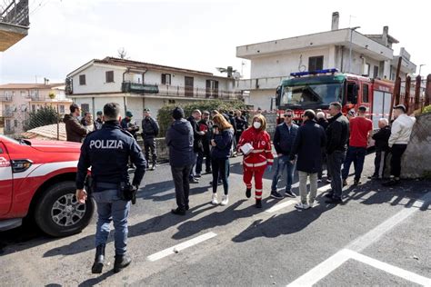 Guidonia Scontro Tra Aerei Dell Aeronautica Militare Pilota Eroe Per