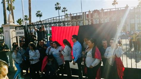 Faltó ofrecimiento y disposición de rectoría STEUS cuelga bandera