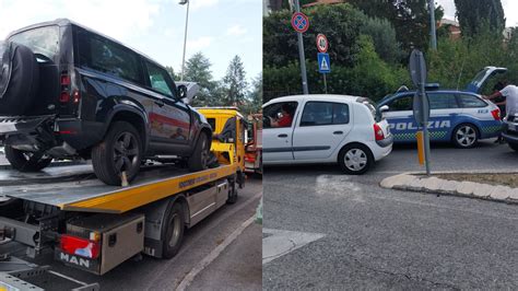 Macerata Scontro Tra Auto E Camion Alla Rotonda Una Donna Trasportata