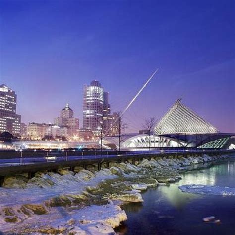 Milwaukee Lakefront Waterfront In Lake Park