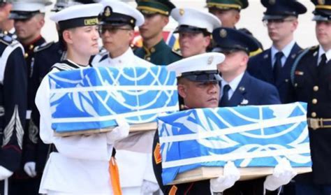 Corea Del Norte Entrega Restos De Soldados Eeuu Muertos En La Guerra De